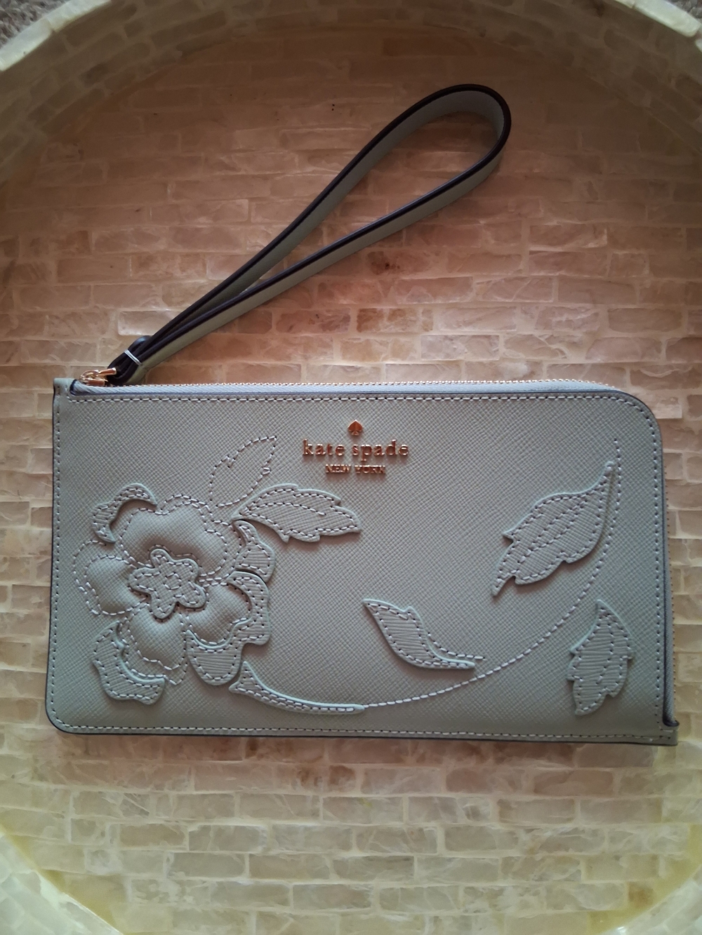 Kate Spade Lucy Floral Applique Medium L-Zip Wristlet - 18k Gold